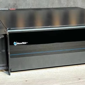 Panneau de contrôle Black TriCaster 2 Elite Flex, construction en métal et aluminium, connectivité NDI pour équipement de diffusion radio, télévision et USB - Product Image 1