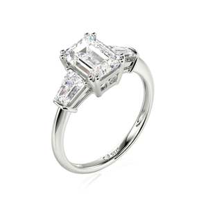 Anillo de Compromiso Jeulia para Hombre, Plata de Ley Chapada en Rodio, con Tres Piedras de Moissanita Corte Esmeralda - Product Image 2