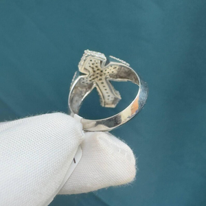 Anillo de cóctel de lujo con diseño cruzado de moissanita, plata de ley 925 chapada en rodio, estilo hip hop, llamativo, para festivales, colgante. - Product Image 6