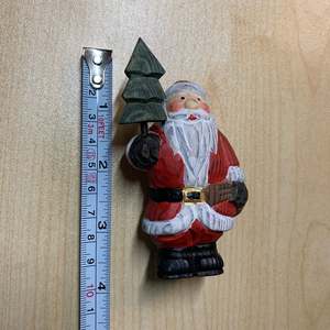 Statuetta di Babbo Natale in Legno Intagliato a Mano, Idea Regalo Natalizio, Intaglio in Legno Buon Natale - Product Image 6