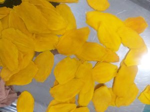 Délicieux casse-croûte à manger fruits secs mangue séchée aigre et douce avec emballage cadeau emballage sous vide du Vietnam - Product Image 3