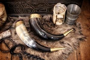 แตรสำหรับดื่มแบบธรรมชาติพร้อมขาตั้งสลักรูปมังกรหินโมราขัดเงาสำหรับเทศกาลคริสต์มาส - Product Image 5