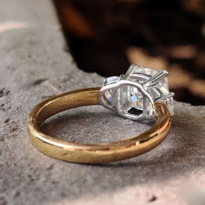 Anillo de compromiso de plata 925 para mujer con moissanita, tres piedras, corte de cojín, acentos de media luna para bodas, fiestas, certificado GIA - Product Image 3