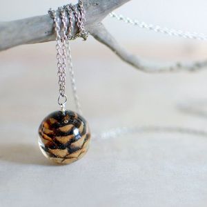 2024 venta al por mayor creativo hecho a mano que brilla en el cielo azul oscuro nubes resina collar luminoso para mujeres - Product Image 2