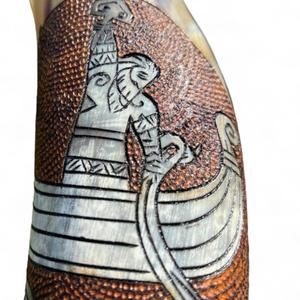 Corne à boire de luxe 2024 sculptée à la main en buffle viking médiéval, écologique, avec support en fer, couleur naturelle, décorative, Love - Product Image 3