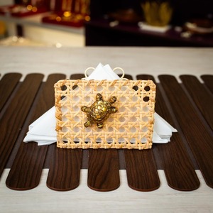 Porte-serviettes en jute design avec motif de tortue pour une décoration unique de salle à manger et de cuisine et un accessoire de table fonctionnel - Product Image 1