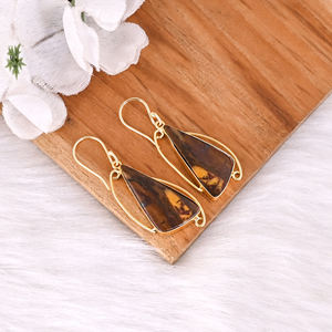 Boucles d'oreilles pendantes en laiton plaqué or de style classique faites à la main, avec pierre précieuse jaspe Malinga, boucles d'oreilles ovales longues, fabricant en gros - Product Image 2