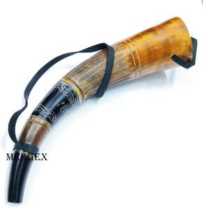 Corne à boire viking classique médiévale sculptée en matériau organique de qualité alimentaire, sûre pour les événements historiques, les chevaliers, les cosplay, les célébrations - Product Image 4