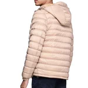 Urban Men's Puffer Wear Elegante atractivo de la ciudad Perfecto para paseos de invierno Ofrece capas a prueba de viento Ideal para ventas a granel Toque moderno - Product Image 2