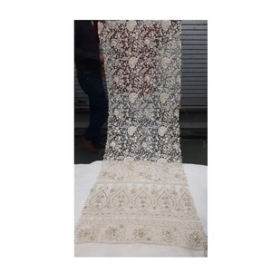 Tissu de filet de broderie florale de luxe pour robes de mariée avec tissu de broderie léger extensible en vente à l'exportation - Product Image 1