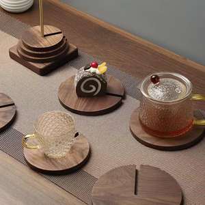 Juego de posavasos de madera rústica maciza diseñado para una resistencia al calor confiable, adecuado para entornos de comedor diarios. - Product Image 5