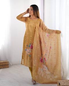 Haute qualité meilleure vente tissu Viscose Organza Jacquard Kurti pantalon avec designer élégant Dupatta en travail brodé pour dame - Product Image 4