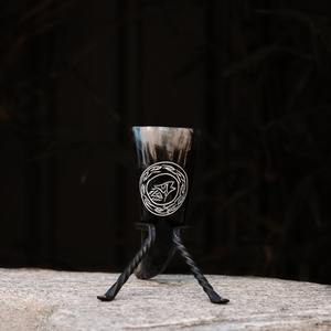 Corne à boire viking de qualité supérieure, polie, sculptée style antique animalier et religieux, écologique, pour hydromel - Product Image 5