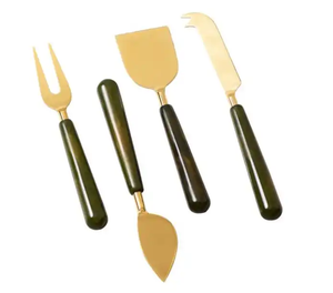 Cuchillos y tenedor de metal con mango de madera Juego de herramientas de queso de color dorado y verde para hotel y restaurante - Product Image 1
