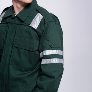 ชุดป้องกันเสื้อผ้าสำหรับทำงานแบบใช้แล้วทิ้งชุดวัสดุ PP กันไฟราคาถูก - Product Image 5