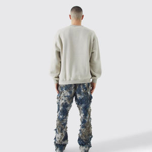 เสื้อสเวตเตอร์ผู้ชายแบบปรับแต่งได้ 100% ผ้าฝ้าย ระบายอากาศได้ดี เป็นมิตรกับสิ่งแวดล้อม เหมาะสำหรับฤดูหนาว ทรงหลวม ไหล่ตก คอวีถัก ทรงโอเวอร์ไซส์ - Product Image 4