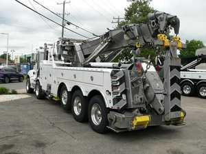 Camión Comercial Resistente Usado del 2024, Motor Diésel Eficiente, Perfecto para Construcción de Larga Distancia y Suministrado desde Japón - Product Image 2