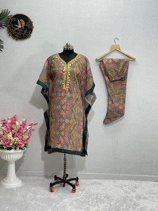 Conjunto de pantalón Kaftan Kurti con estampado de Paisley elegante, Ropa Étnica relajada para reuniones informales o uso para retiros de vacaciones - Product Image 4