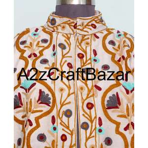 Veste en velours Suzani à motifs dessinés à la main, veste d'hiver, manteau pour femmes, veste en tissu de velours Suzani, veste de soirée en velours - Product Image 2