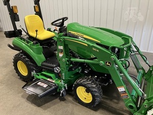 JOHHN 2022 pour tracteur à chenilles 1023E, moteur 85 CV, boîte de vitesses, pompe - Product Image 5