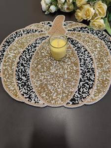 Salvamanteles y Posavasos de Lujo Hechos a Mano con Cuentas - Decoración Duradera Antideslizante para Comedor, Ideal para Fiestas y Regalos de Inauguración - Product Image 4