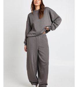 Conjunto Deportivo de 2 Piezas para Mujer, Estilo Holgado, 100% Poliéster, Precio de Fábrica, Ropa Deportiva Cómoda y Suave - Product Image 1