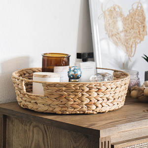 Bandeja de mimbre de jacinto de agua marrón natural redonda Bandeja decorativa elegante - Product Image 3