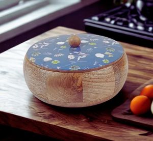 Couvercle imprimé floral bleu fabriqué à la main en bois de manguier rond Chapati Box Hot Pot Casserole avec couvercle cuisine Decor Round wood Roti Dabba - Product Image 3