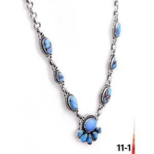 Collier artisanal en turquoise et argent sterling Golden Hills du sud-ouest pour les occasions spéciales - Product Image 3