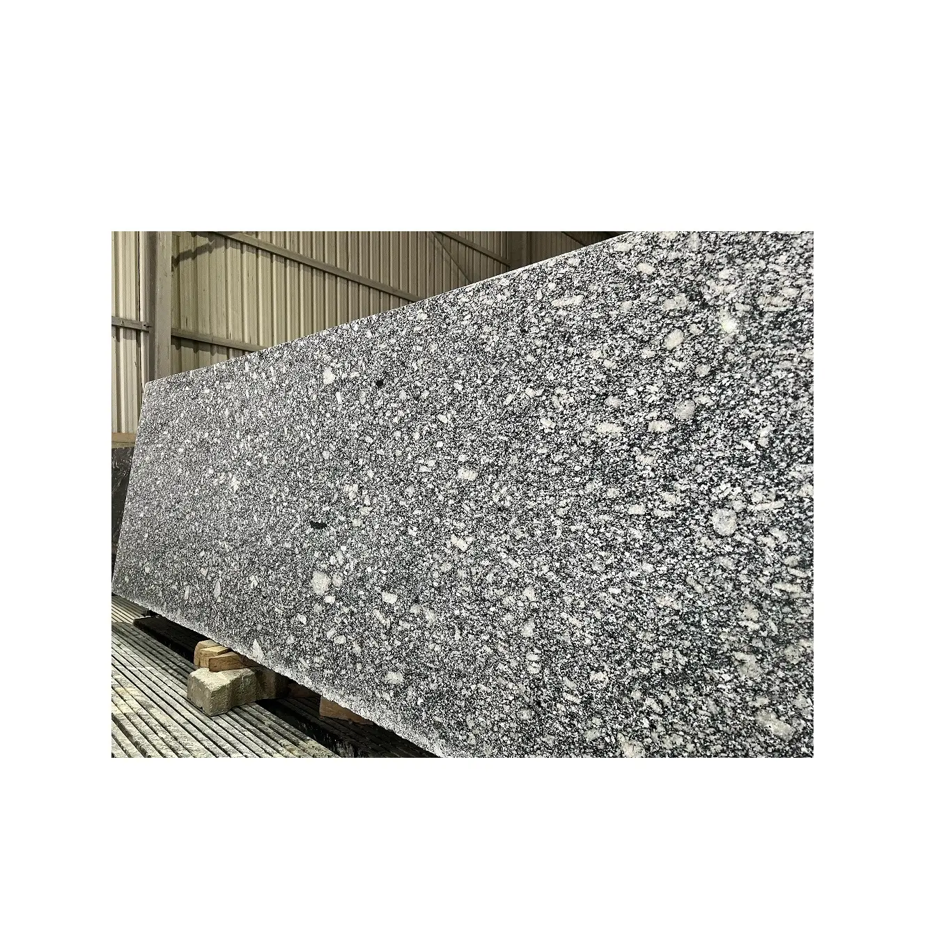 Indian Export Quality Smoke Grey Granite Slab Used for Kitchen Countertops and Bathroom Decoration from India