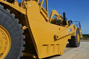 Nouveau tracteur à roues 4x4 657 avec moteur CAT 600 CV, pompe, boîte de vitesses et engrenages, garantie 5 ans pour utilisation agricole - Product Image 2