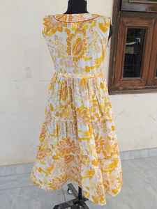 ชุดเดรสผ้าฝ้ายอินเดียพรีเมียมสำหรับผู้หญิง พร้อมลายพิมพ์บล็อกมือลายป่า บนผ้าเนื้อนุ่มสบายเป็นธรรมชาติ สำหรับขายส่งจำนวนมาก - Product Image 2