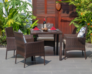Juego de Mesa y 4 Sillas de Comedor para Exteriores, Modernas, Resistentes a la Intemperie, con Cojines de Poliéster para Muebles de Jardín, Precio al por Mayor - Product Image 2