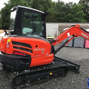 Mini-excavatrice sur chenilles Kubota KX040-4, godet noir 0,11 m³, équipement de construction haute puissance - Product Image 5