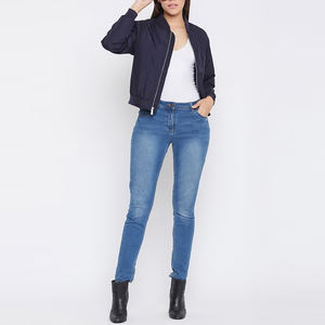 Veste bomber d'hiver pour femme, personnalisable, respirante, écologique, en tissu satiné de nylon, fabrication directe d'usine - Product Image 3