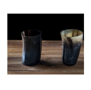 Tasse en corne classique et verre fabriqués à la main ensemble de design médiéval écologique naturel adapté aux fêtes et cadeaux de décoration de bar de cuisine - Product Image 3