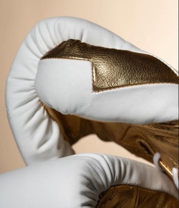 ถุงมือชกมวย MMA ยี่ห้อ Golden Fly หนังแท้ สำหรับฝึกซ้อมและแข่งขัน ผลิตตามสั่ง ปรับขนาดได้ด้วยเชือกผูก - Product Image 2