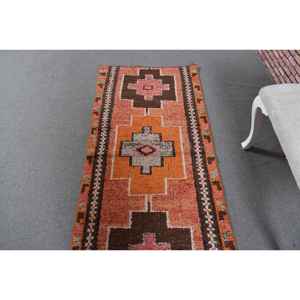 Alfombra Turca Vintage de Lana Naranja Herki, 2.8x8.9 pies - Product Image 4