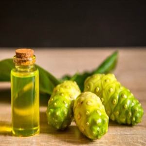 Huile de noni pressée à froid 100% pure et naturelle en vrac | Fournisseur en gros de qualité supérieure pour les soins de la peau et les cosmétiques - Product Image 1
