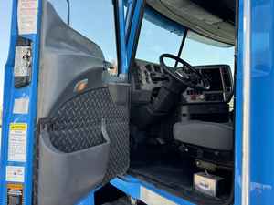 CAMIÓN MACK 600 CLASE 1 (PESO BRUTO VENDEZAGENRAL 0-6000) USADO EN BUEN ESTADO, 500HP, 294,780KM, 8 CILINDROS, TRANSMISIÓN AUTOMÁTICA - Product Image 3