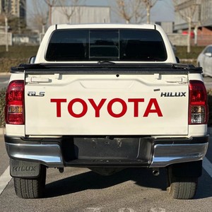 Toyota Hilux 2019 Usada, Diésel, Automática, Volante a la Izquierda, Camioneta con Neumáticos R17, Cámara Trasera, Portaequipajes Metálico, Asientos de Tela - Product Image 2
