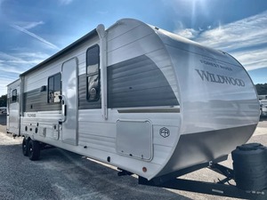 Remolque Fairly KH Usado 2025 Forest River Wildwood 31KQBTS en Venta - Product Image 1