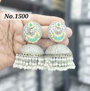 Pendientes de Borla con Perlas y Diamantes de Imitación Estilo Bohemio, Pendientes Colgantes con Campanas Exageradas Vintage, Regalos para Mujer - Product Image 1