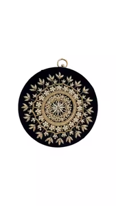 Decoración de cadena de embrague de fiesta India Accesorio elegante para ocasiones especiales Diseño floral hecho a mano de calidad premium de la India - Product Image 2