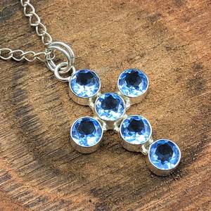 Pendentif croix en tanzanite, collier classique en argent sterling plaqué or, pierre de naissance de décembre, bijou religieux, cadeau - Product Image 2