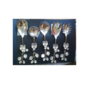 Ensemble de 5 couverts de meilleure qualité avec poli miroir pour hôtel à faible coût Ensembles de couverts de service de salade de fleurs de taille personnalisée pour la cuisine - Product Image 1