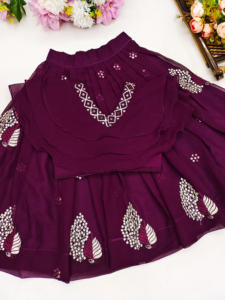 Conjunto de Lehenga Choli Largo de Georgette Morado para Niñas de Shoryam Fashion, Blusa con Mangas con Volantes y Bordado, Ropa Étnica - Product Image 3