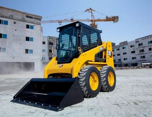 Chargeuses compactes CAT 226B3, équipement de machinerie pour la construction - Product Image 1
