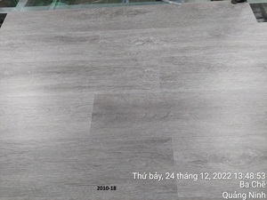 Vietnam alta calidad 100% SPC clic vinilo suelo 3,5-6,5mm espesor antideslizante PVC Material trazabilidad claramente - Product Image 3