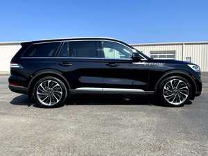 Clean Black 2024 Reserve AWD d'occasion, jantes en alliage R17, sièges en cuir, système de navigation, démarrage à distance, panoramique - Product Image 2